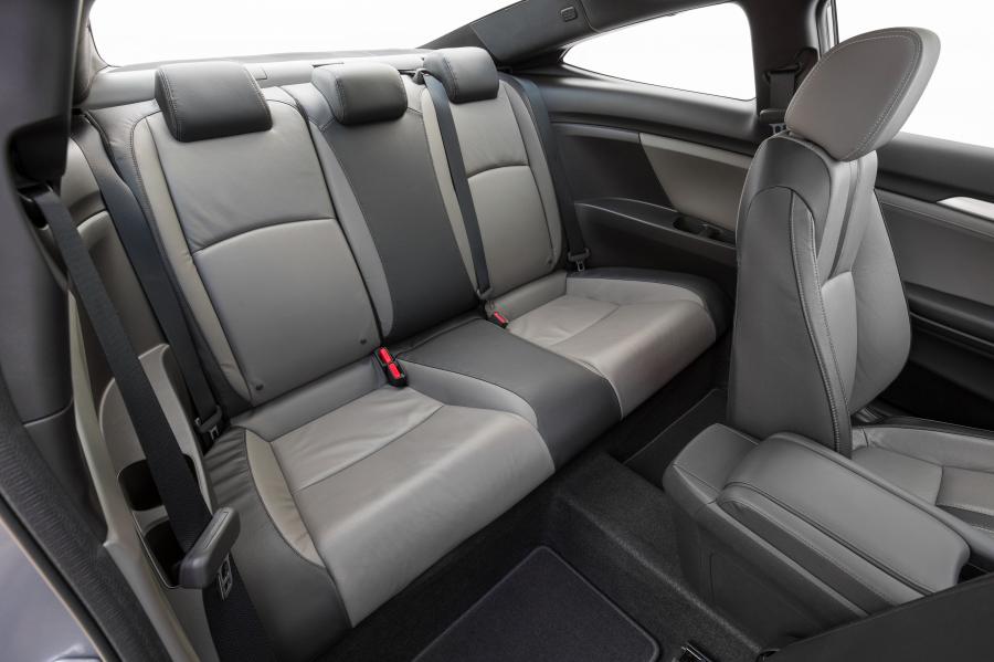 Интерьер Honda Civic Coupe (FC3) 2016 года  (NA) (фото 31 из 40)